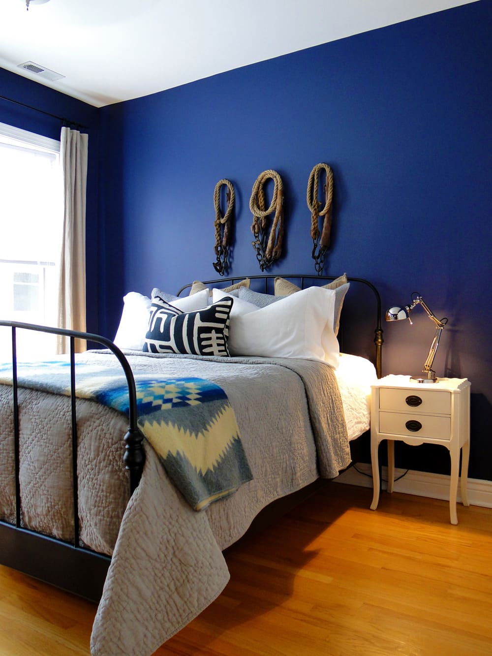 20 Bold & Beautiful Blue Wall Paint Colors Apartment Therapy